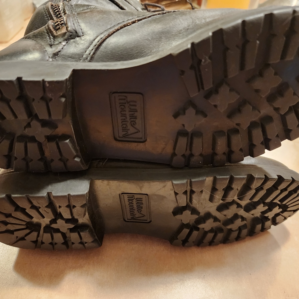 Women's Black Size 6.5  White Mountain Boots (more like a 6 or 5.5) - Picture 3 of 3
